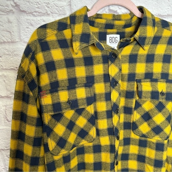 BDG Yellow and Black Plaid High Low Raw Hem Boxy Fit Long Sleeve Button Down Top - Picture 5 of 11